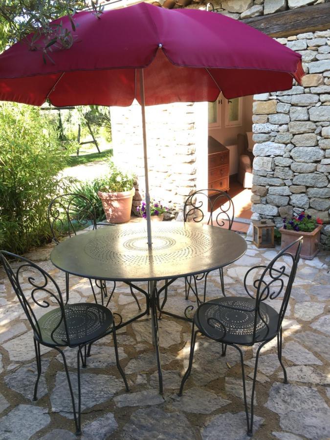 Les Olivettes Le Mazet Bed & Breakfast Uzes Bagian luar foto