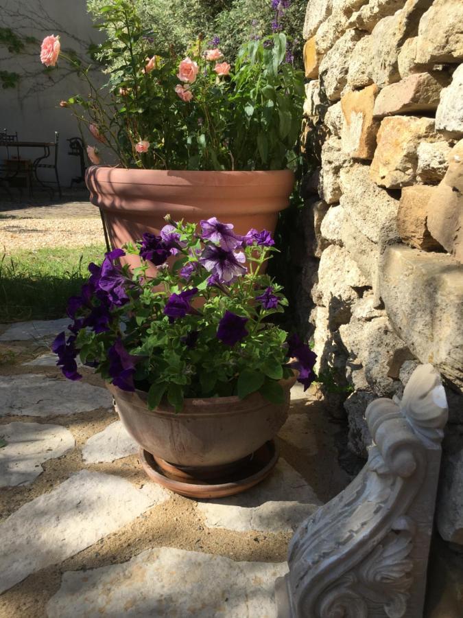 Les Olivettes Le Mazet Bed & Breakfast Uzes Bagian luar foto