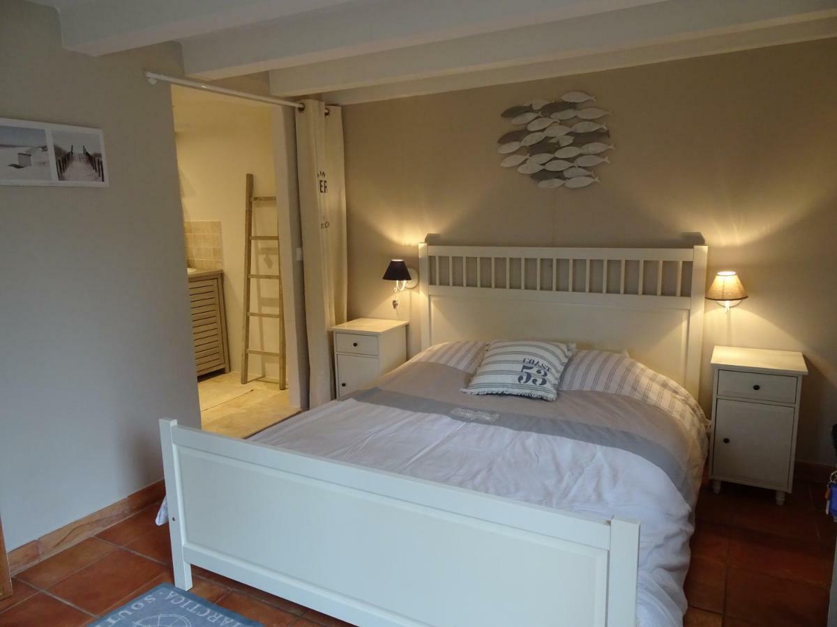 Les Olivettes Le Mazet Bed & Breakfast Uzes Bagian luar foto